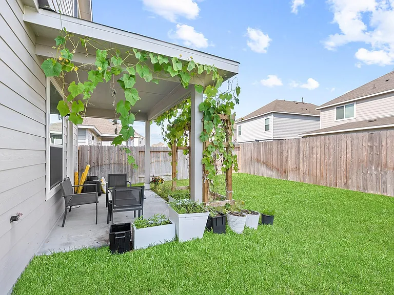 22126 Regal Heights Ln — Photo 35