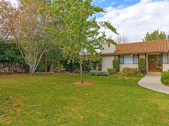 3rd image of 1165 Valencia Dr