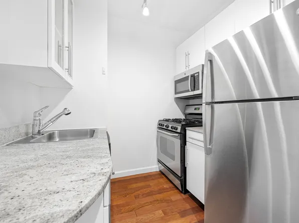 1 Wall Street Court image 1 of 16