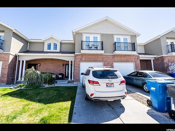 2nd image of 1520 N June St #72