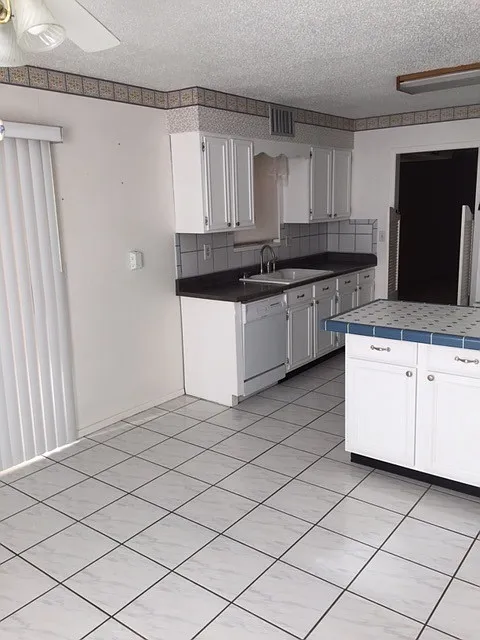 Building Photo - 1513 Desert Willow Dr