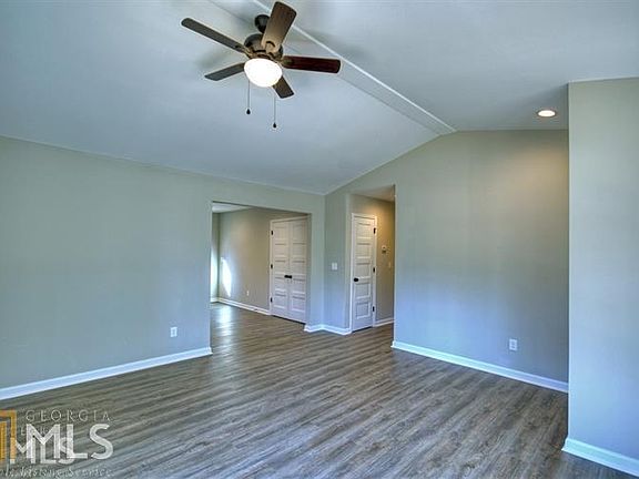 4th image of 1385 Villa Dr #487