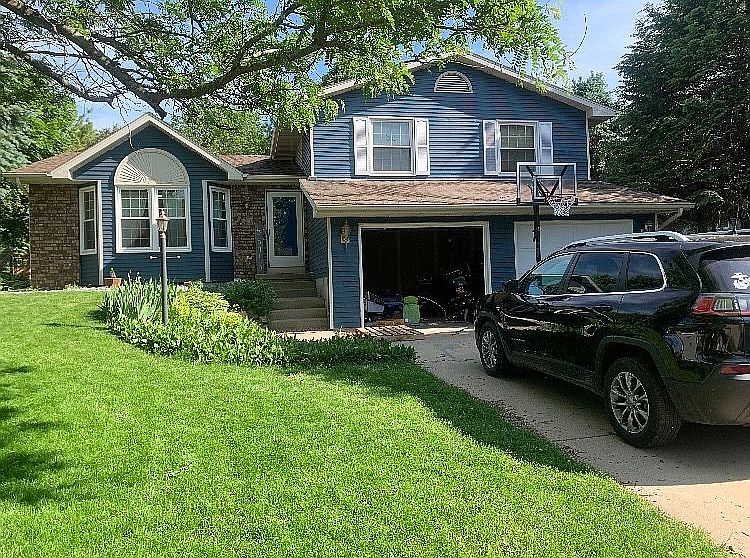 1st image of 550 Cherry Wood Dr