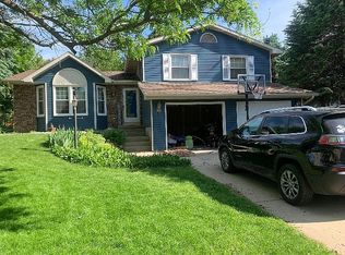 550 Cherry Wood Dr, Oregon, WI 53575