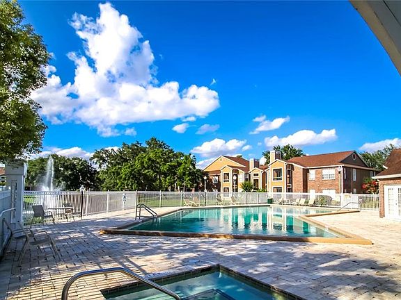 4th image of 4225 Thornbriar Ln APT 106
