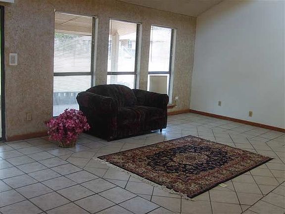 5th image of 850 Fir Ln