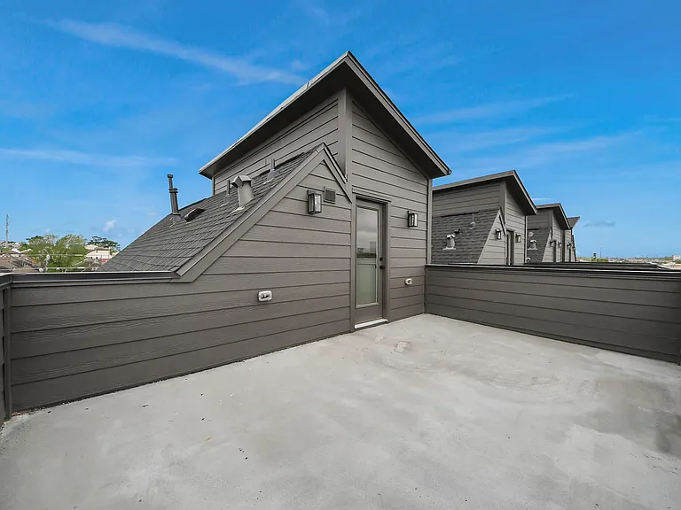 2426 Ella Blvd — Photo 39