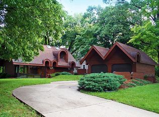 4111 Westbrook Dr, Ames, IA 50014