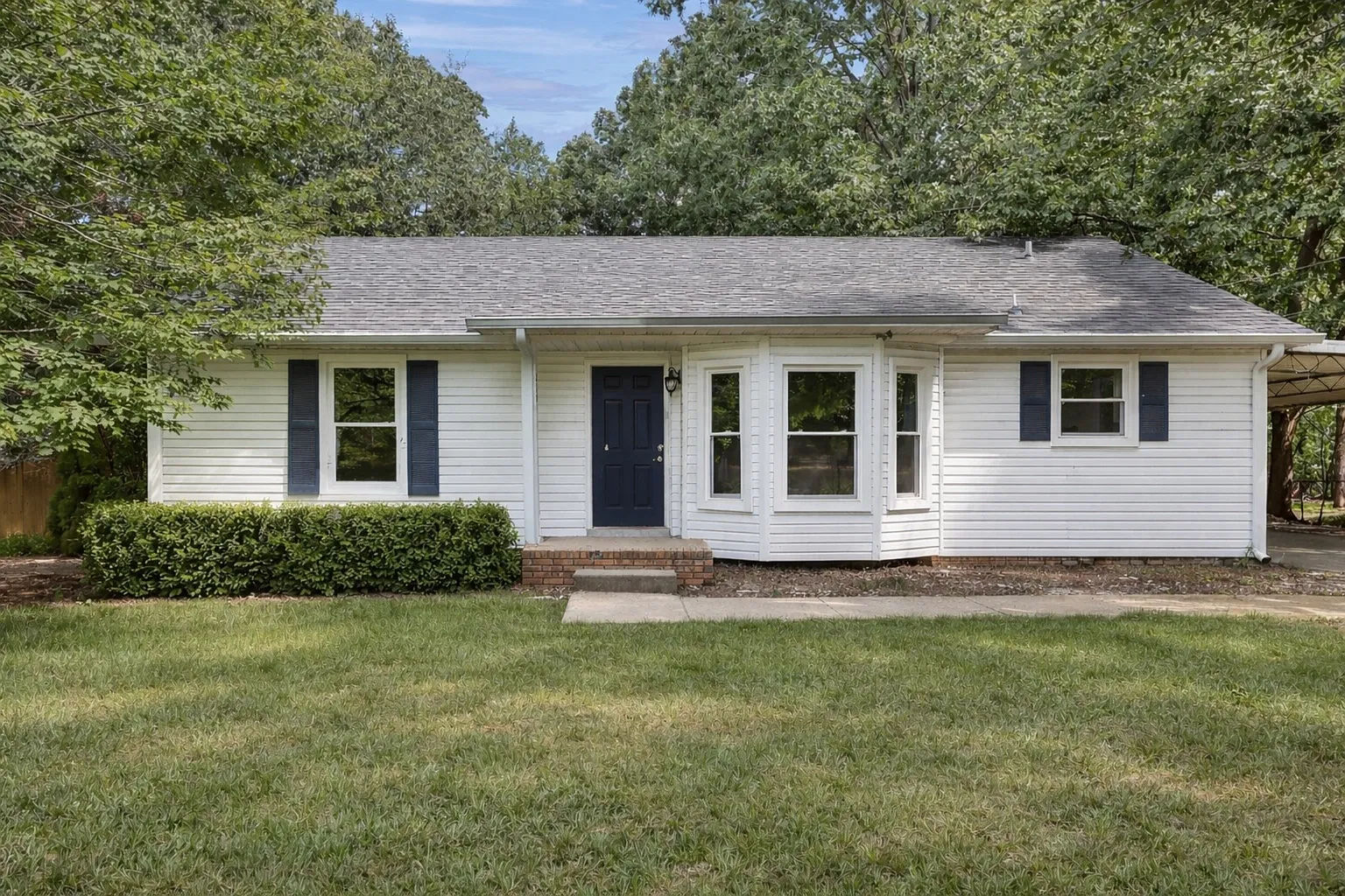 215 Bob White Dr photo 1