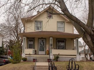 821 S 37th St, Omaha, NE 68105