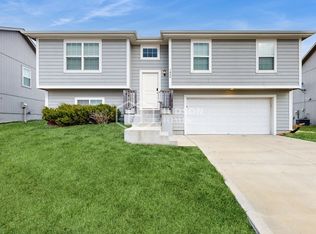 1608 Samantha Ln, Belton, MO 64012