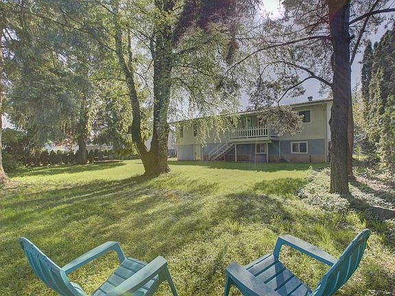 3rd image of 8505 Howard Cres