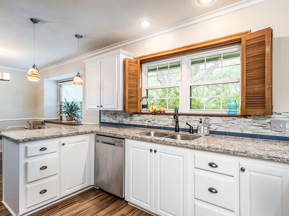 1st image of 519 S Pecan Dr