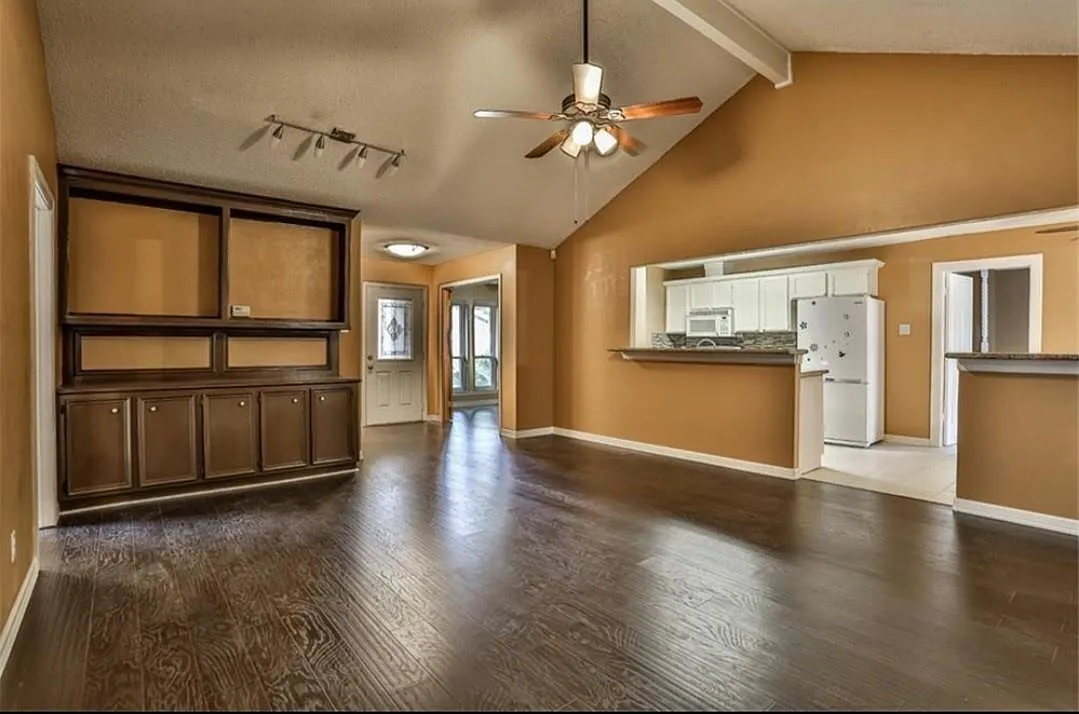 Building Photo - 22627 Elsinore Dr