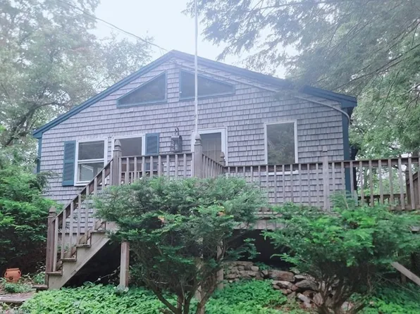 353 Central St, Georgetown, MA 01833