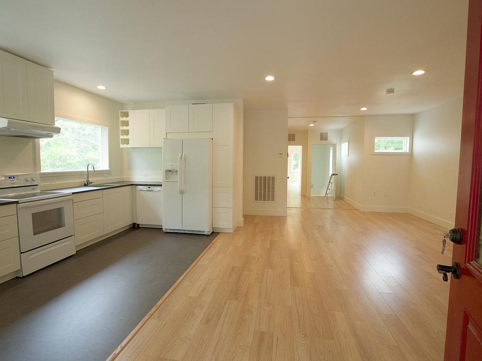 All new appliances, a clean spacious and quiet new home