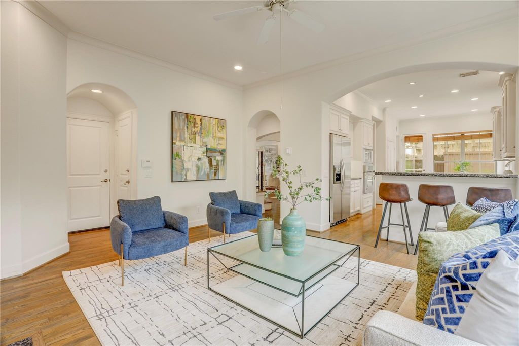 Apartment in Houston, Braeswood - View 3
