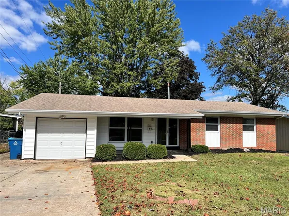 8435 Bridle Spur Dr, Hazelwood, MO 63042
