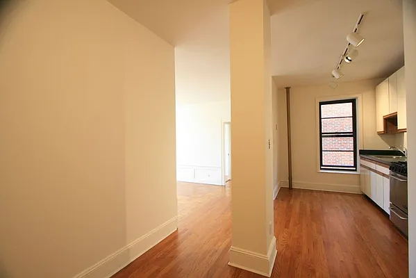 Rented by Dwell Residential Inc | media 3