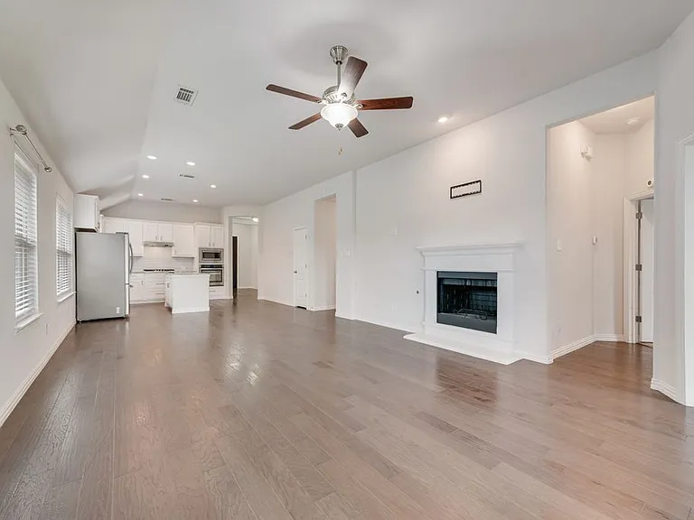 1560 Seminole Dr — Photo 6