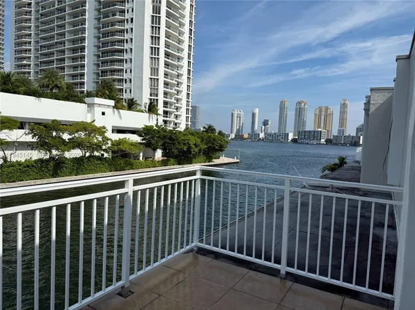 3745 NE 171st St APT 40, North Miami Beach, FL 33160