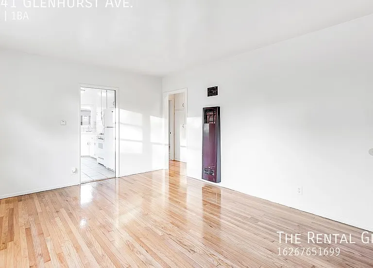 3041 Glenhurst Ave — Photo 2