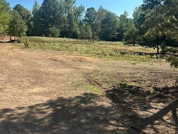 3rd image of 2699 Poppy Rd