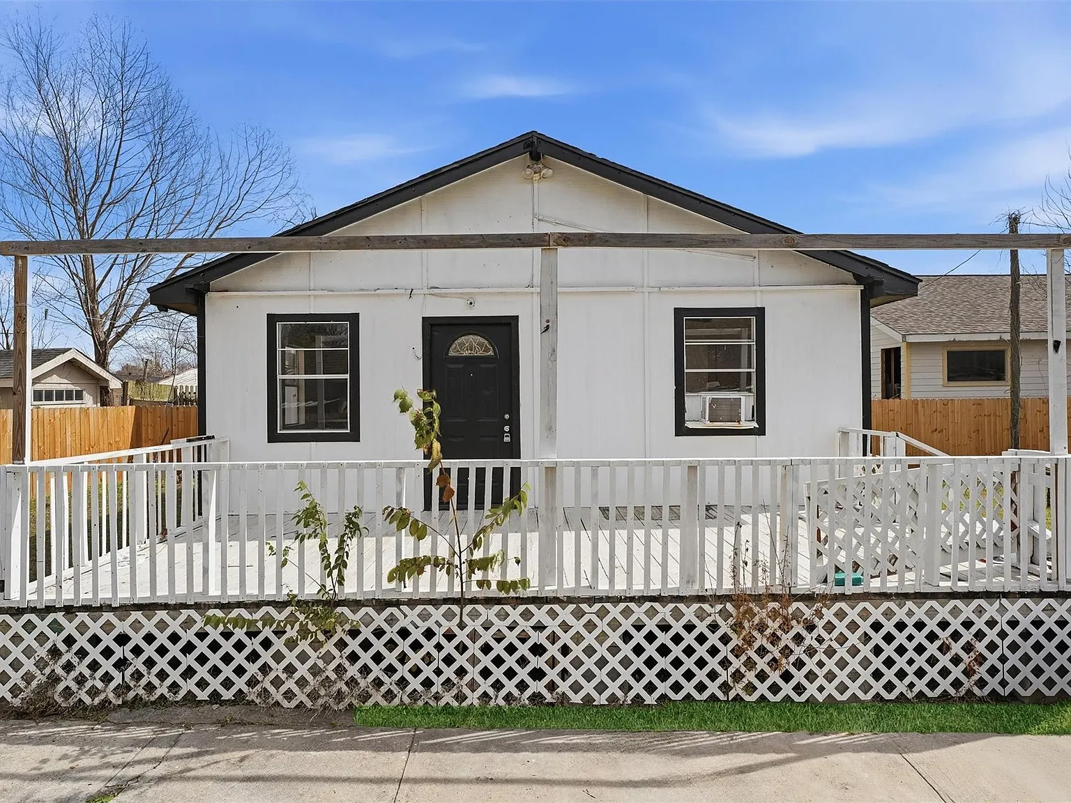 2 bed, 1.0 bath, 1500 sqft, $900 — Photo 4
