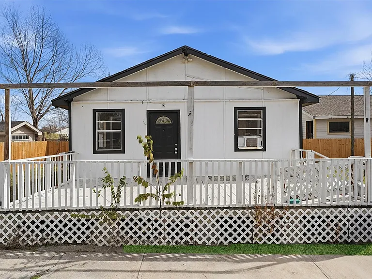 3531 Cedar Hill Ln #2 — Photo 3