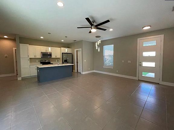 2nd image of 340 Gardenia Ct