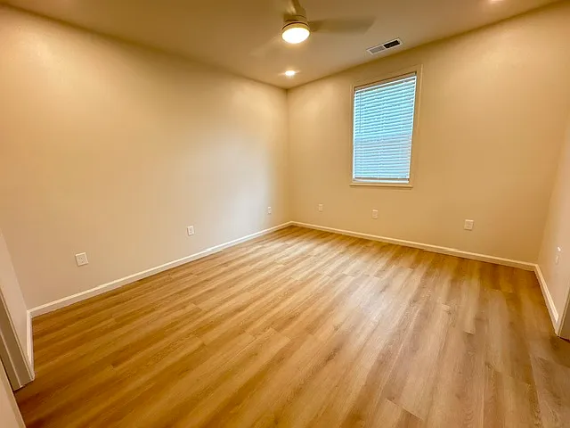 215 W Chappell St — Photo 16