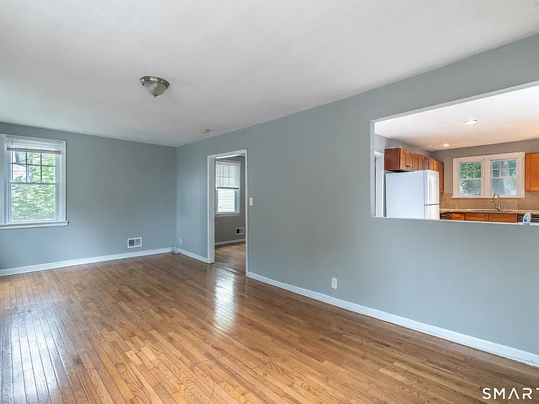 166 Earl Ave — Photo 5