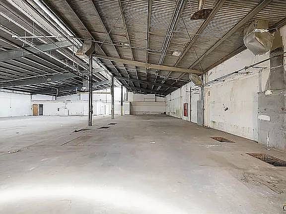 3rd image of 400 Covey Ave