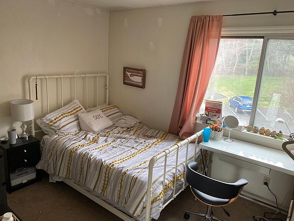5th image of 401D Berryfield Ln #401D