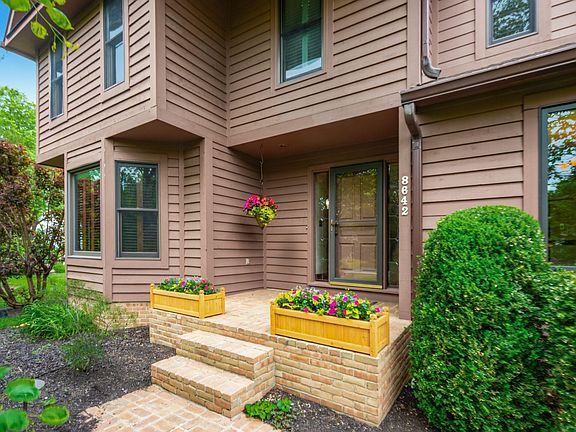 3rd image of 8642 Hawick Ct S
