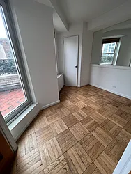 Sold by Manhattan Network Inc.