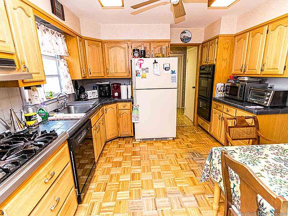 4th image of 207 Cynwyd Dr