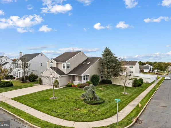 23 Persimmon St, Erial, NJ 08081