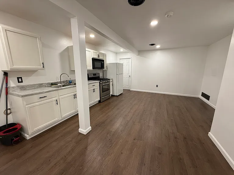 1301 Kennedy Ave #1 — Photo 4