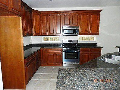 5th image of 2871 Tehama Dr