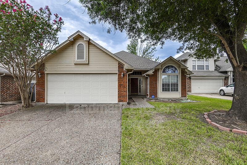 1st image of 952 Freshwood Ct