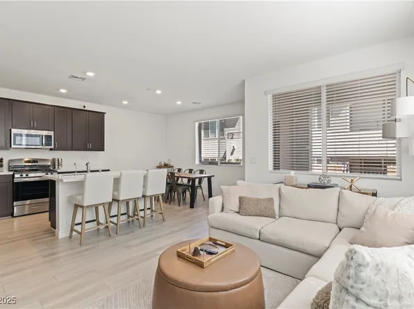 1532 Eva Crossing Pl, Henderson, NV 89002