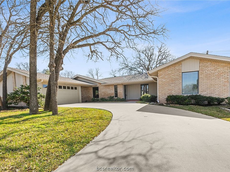 1st image of 3100 Camelot Dr