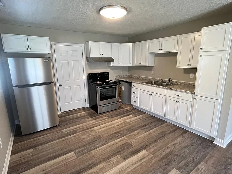 156 Locust Trl — Photo 4