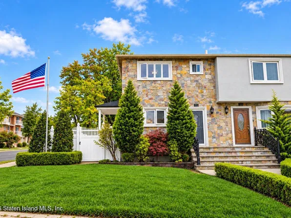 517 Foster Rd, Staten Island, NY 10309