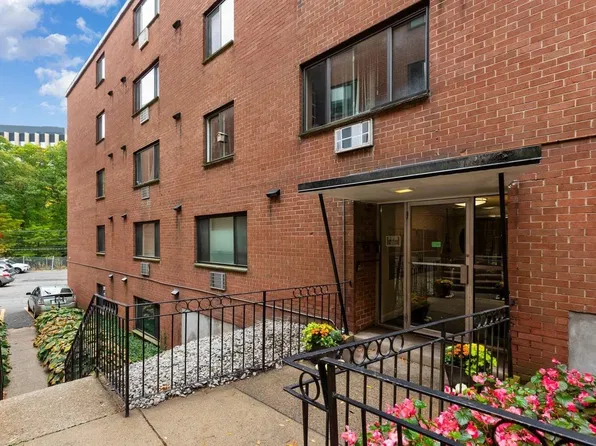 197 Kent St APT 42, Brookline, MA 02446