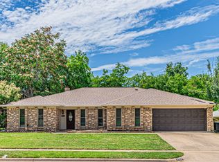 1113 Oak Timber Dr, Euless, TX 76039