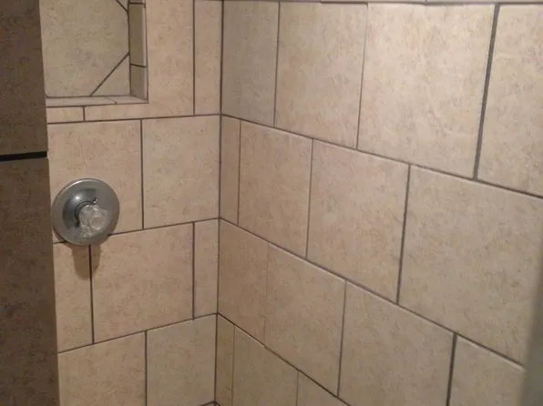 818 E 9th St, Anniston, AL 36207