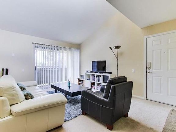 2nd image of 3454 Castle Glen Dr Unit 222