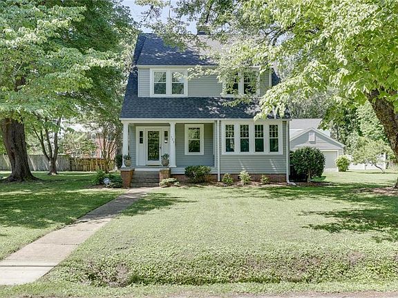 2nd image of 122 Nelson Dr